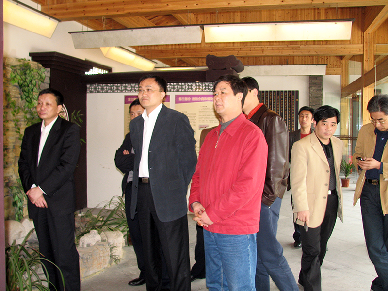 2008年4月17日，时任农业部畜牧业司司长王智才视察祥欣.jpg