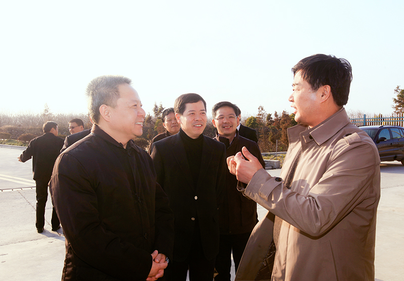 2013年12月13日，时任上海市委常委、浦东新区区委书记沈晓明视察祥欣.jpg